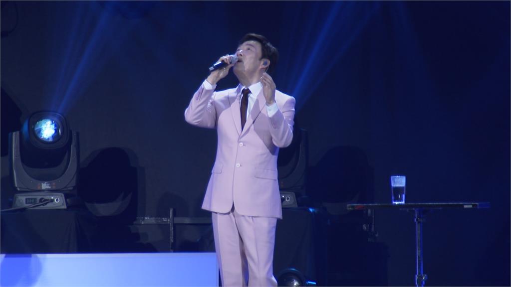 費玉清今晚告別演唱會 江蕙送「小哥號」展好交情