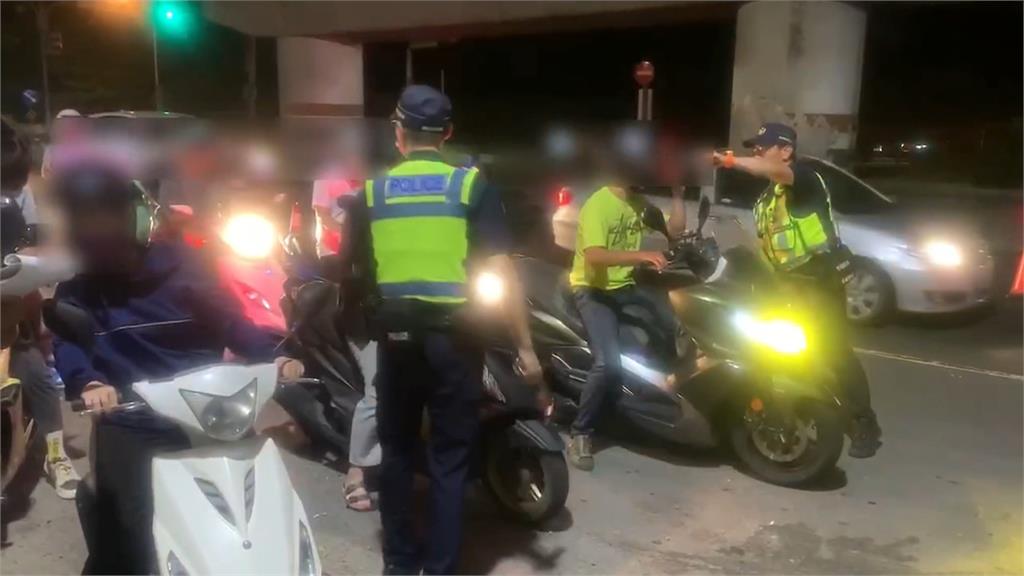 非法改裝機車車聚桃園台61線 擾人清夢!警包夾取締12車