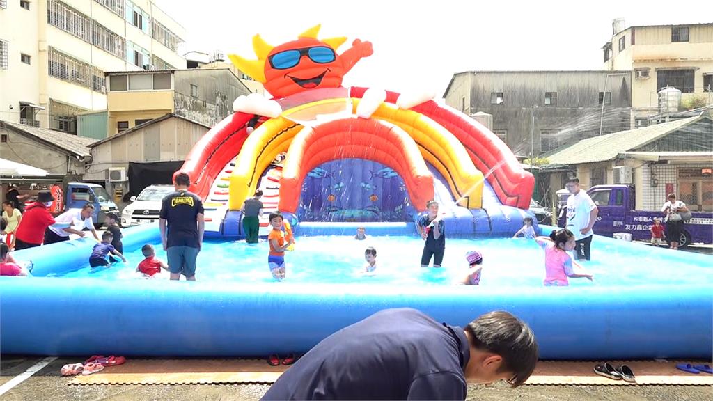 來這濕身消暑超過癮！　台中太平「夏日潑水季」透心涼