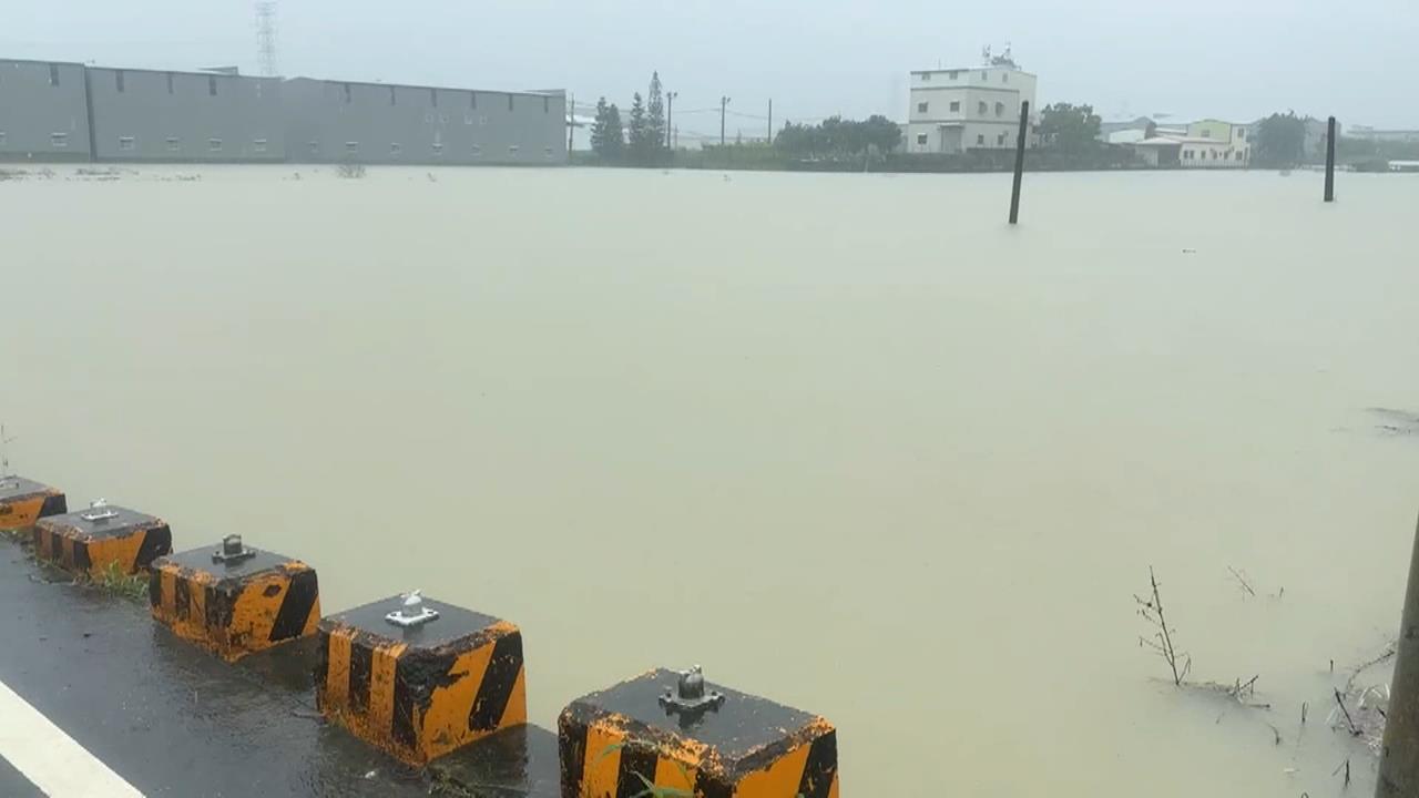 低氣壓.西南風發威！　雨彈狂炸南台灣　東部地區警戒