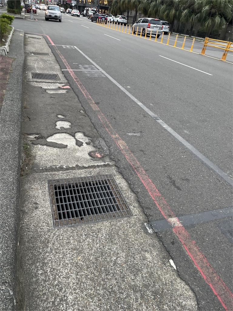 矛盾對決？　停車格內有紅線　停車挨罰民眾批搶錢