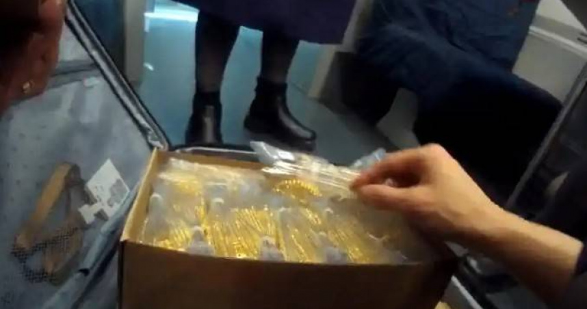 菜鳥搭高鐵搞丟行李箱！內藏12kg黃金「市值破9千萬」　列車長也看傻