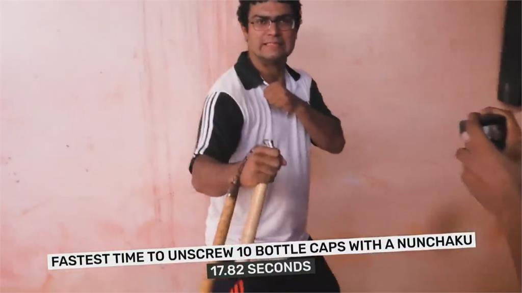巴基斯坦「李小龍」 耍雙節棍擁38項世界紀錄