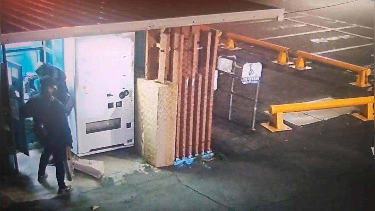 快新聞/基隆漁會直銷中心停車場遇竊!繳費機遭撬開 警鎖定2嫌