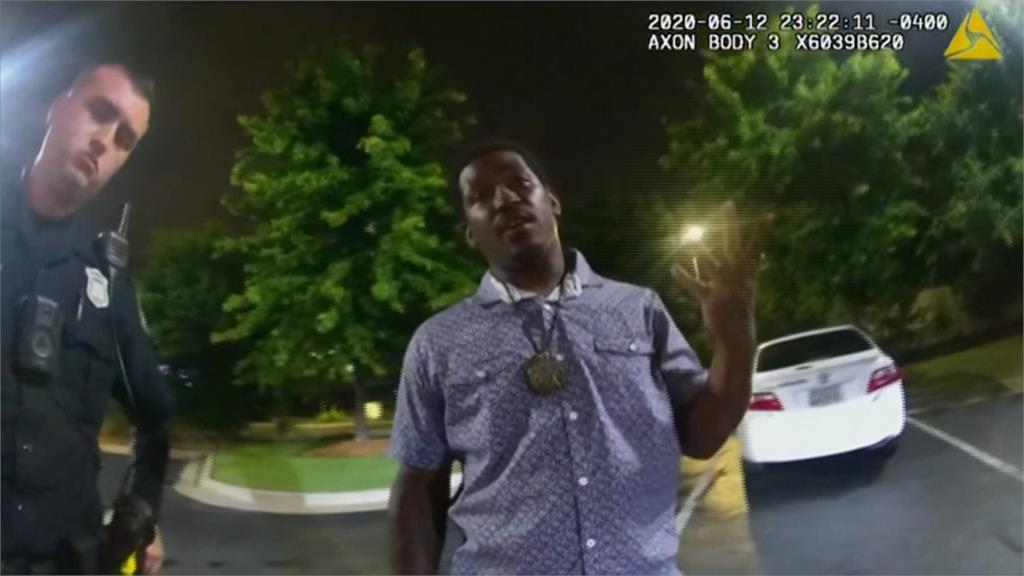 亞特蘭大非裔拒捕遭擊斃 警方公布執勤影片