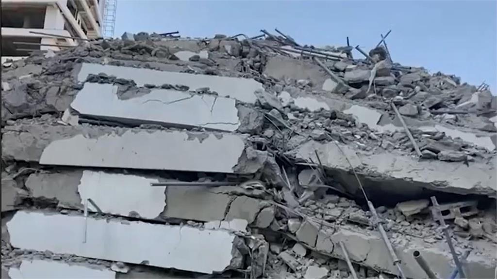 21層大樓工地倒　塌至少四死　恐困上百人