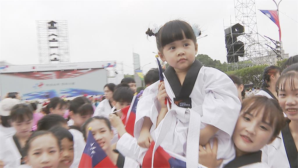 萌翻！　國慶表演最「小」焦點　４歲女童跆拳道表演