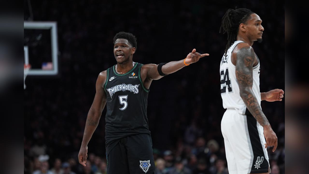 NBA(影)／比賽還有8分鐘沒結束就握手！愛德華茲提前向馬刺致意　引發各方熱議