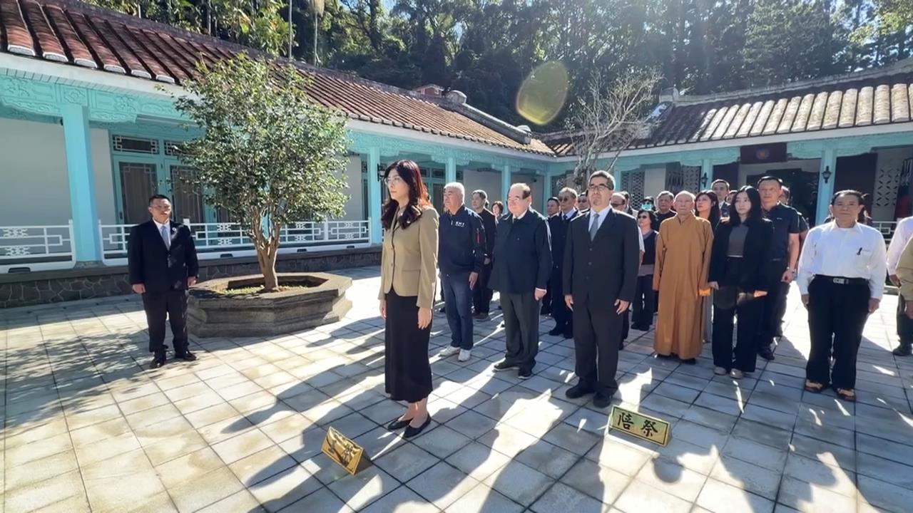 追思共諜續燒！鄭麗文慈湖致敬　鍾佳濱酸「兩蔣地下氣到跳腳」