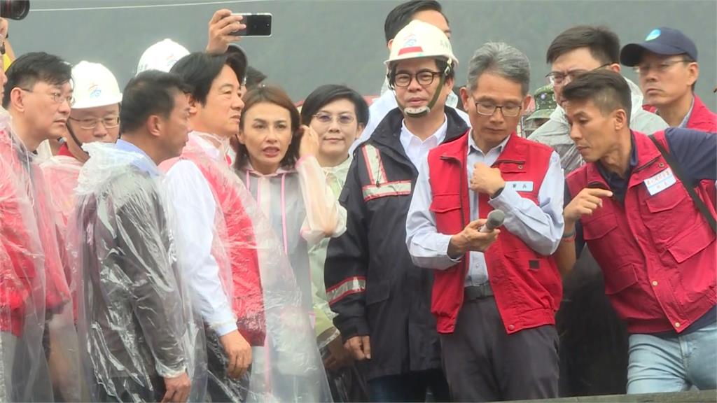 高雄急轉彎改全市放假　藍白稱「蹭假」挨轟「傷口上撒鹽」