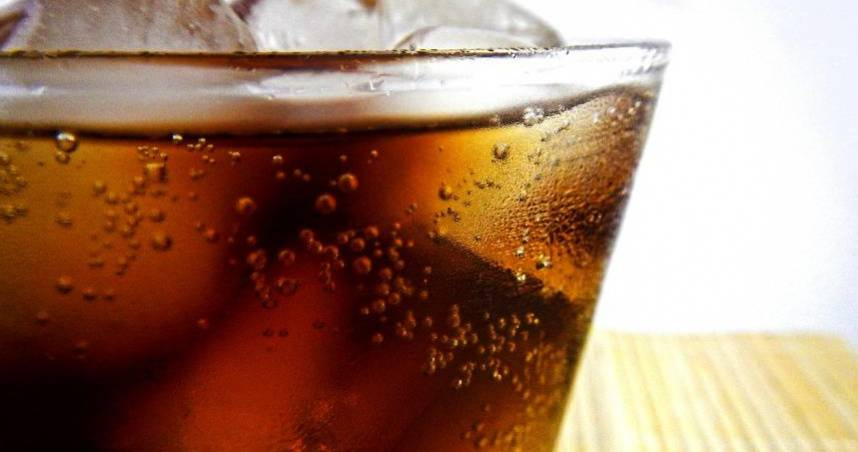 無糖飲品較健康！研究揭每天1罐「糖尿病風險增38％」　比含糖飲還高