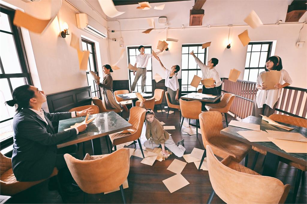 高雄春藝「環境舞蹈」 舊三和銀行、內惟迷霧森林變身劇場