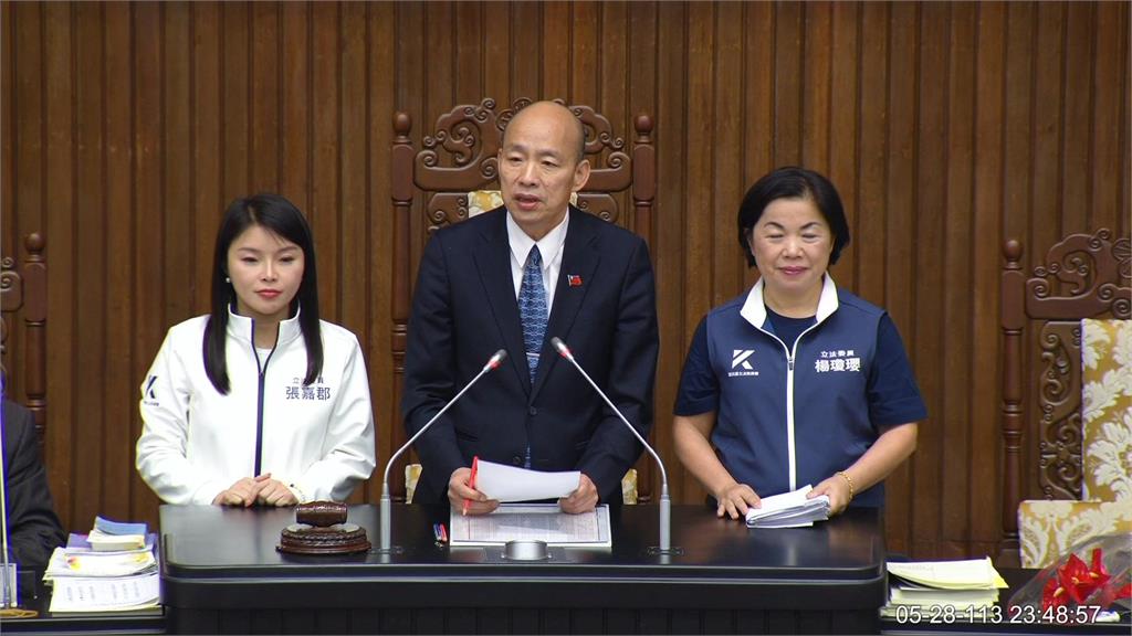 韓國瑜要求質詢穿正裝　綠委酸：審法隨便但穿衣認真