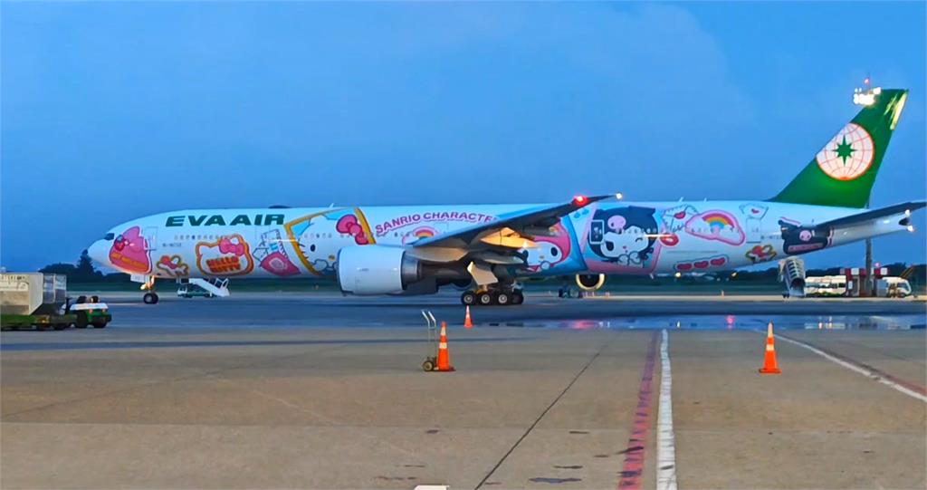 長榮航空全新Hello Kitty閨蜜機　芝加哥航線酷萌亮相