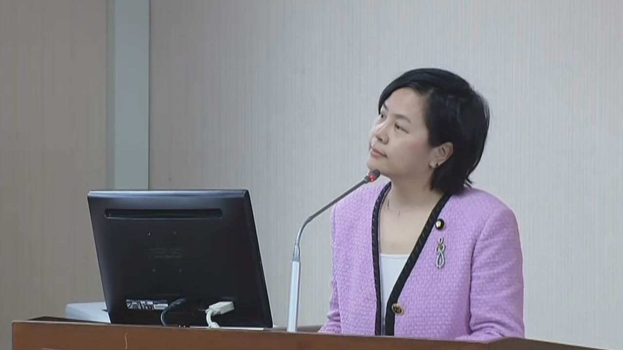 李貞秀3點名劉世芳踢鐵板　首登場上演「空氣質詢」