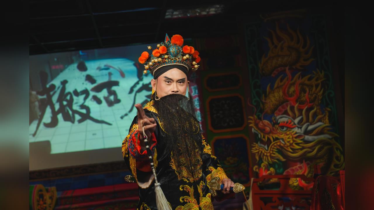 快新聞／政壇1選將出招！化身歌仔戲演員挺文藝　轟藍營這人刪凍13億預算