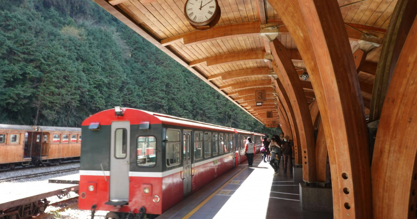 九份、日月潭、阿里山都玩到!5天4夜行程「團費破5萬」 他傻眼:盤子等級