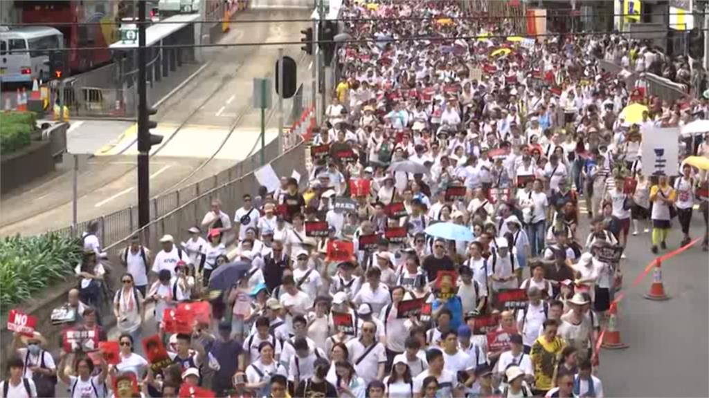 夜線／港人上街「反送中」 民陣公布103萬人參與遊行