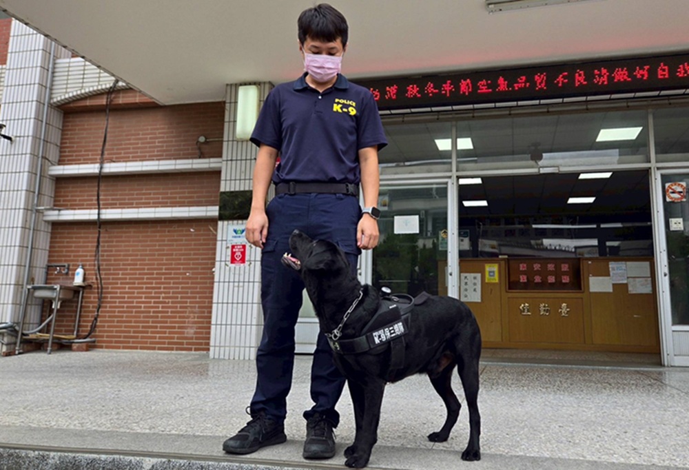 超萌緝毒犬立功 警破獲毒品大盤商搜索倉庫全靠牠