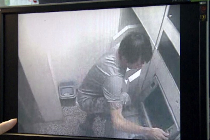 債務纏身 2男破壞ATM取財未果