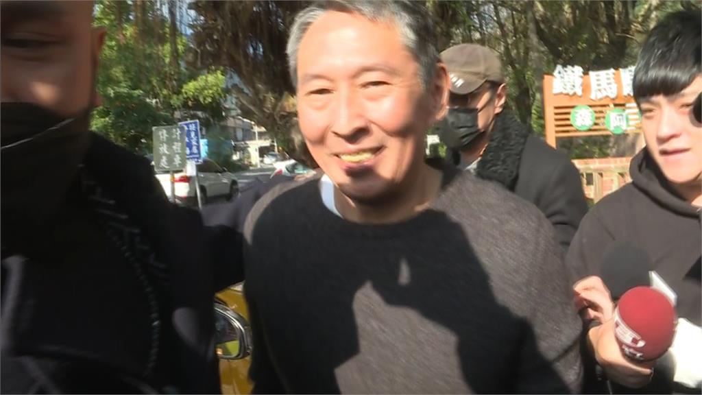 服刑1151天！鈕承澤獲假釋回家過年　滿臉笑容步出監獄