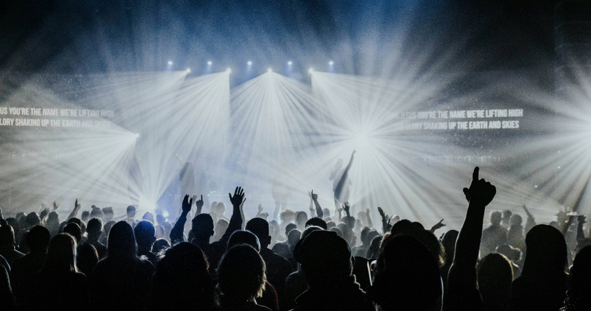 看演唱會遇狂粉「恐怖殺豬叫」　她回家發現左耳失聰