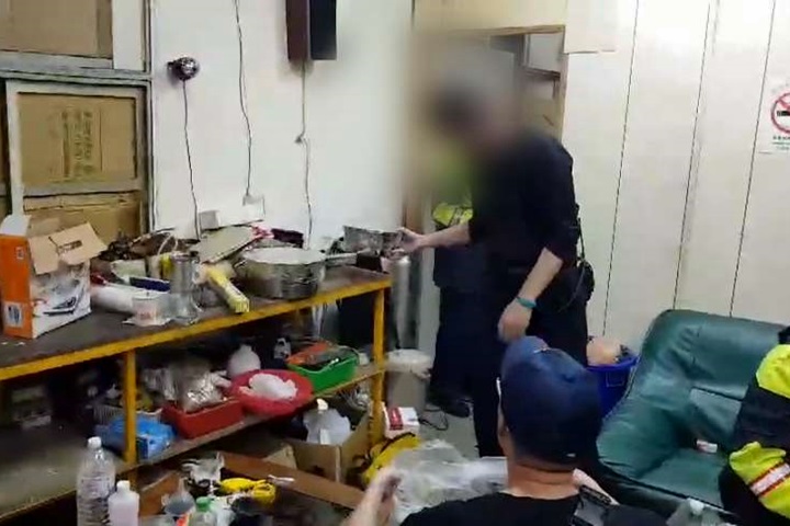 賊星該敗！機車行店裡製毒 被警方破獲