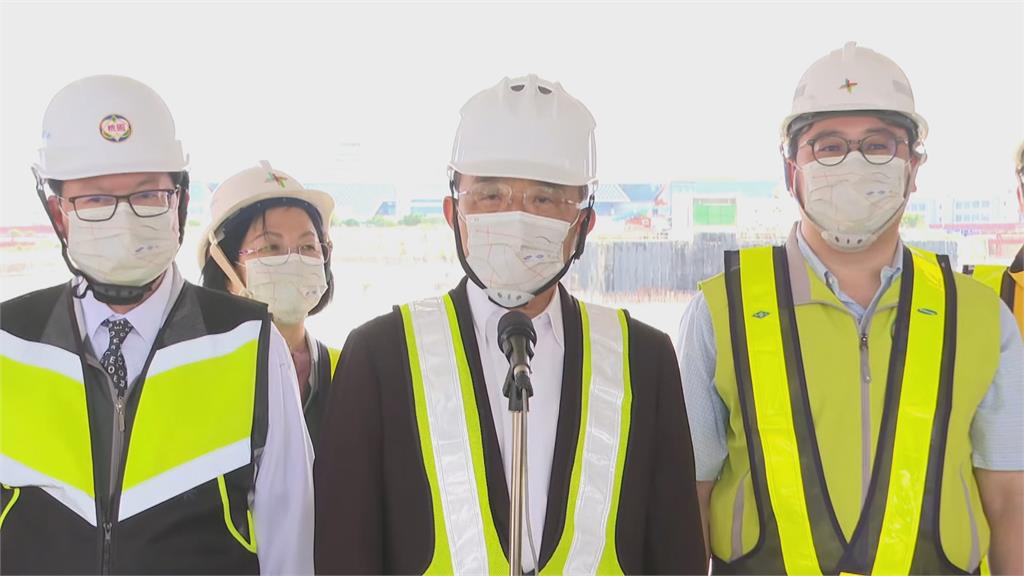 快新聞／微解封不同調遭質疑「逆時中」　蘇貞昌：「跟颱風假一樣」各地有不同情況