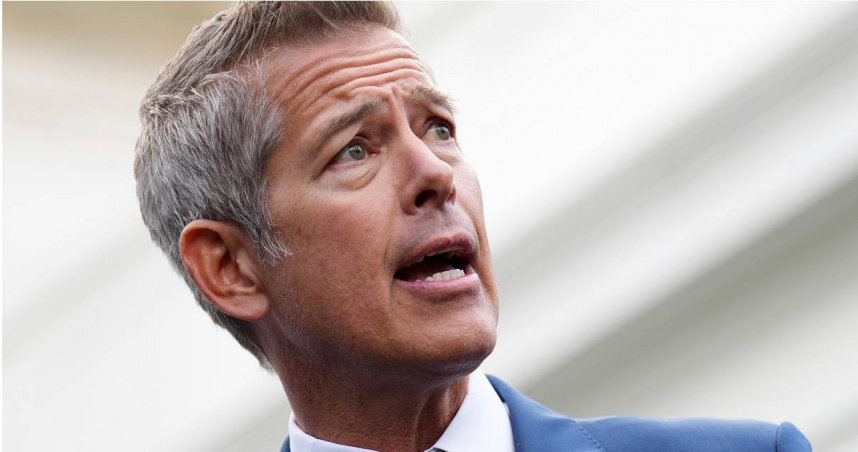 美政府停擺史上最久!40座機場將縮減航班 運輸部長示警:每日影響4千架次