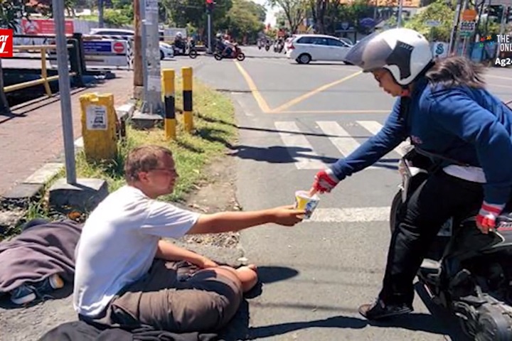 德巨腿乞丐出沒墾丁踢鐵板 民眾報警