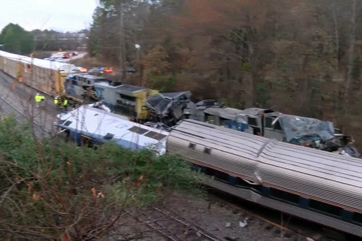 美國客運列車撞貨運列車 釀2死116傷