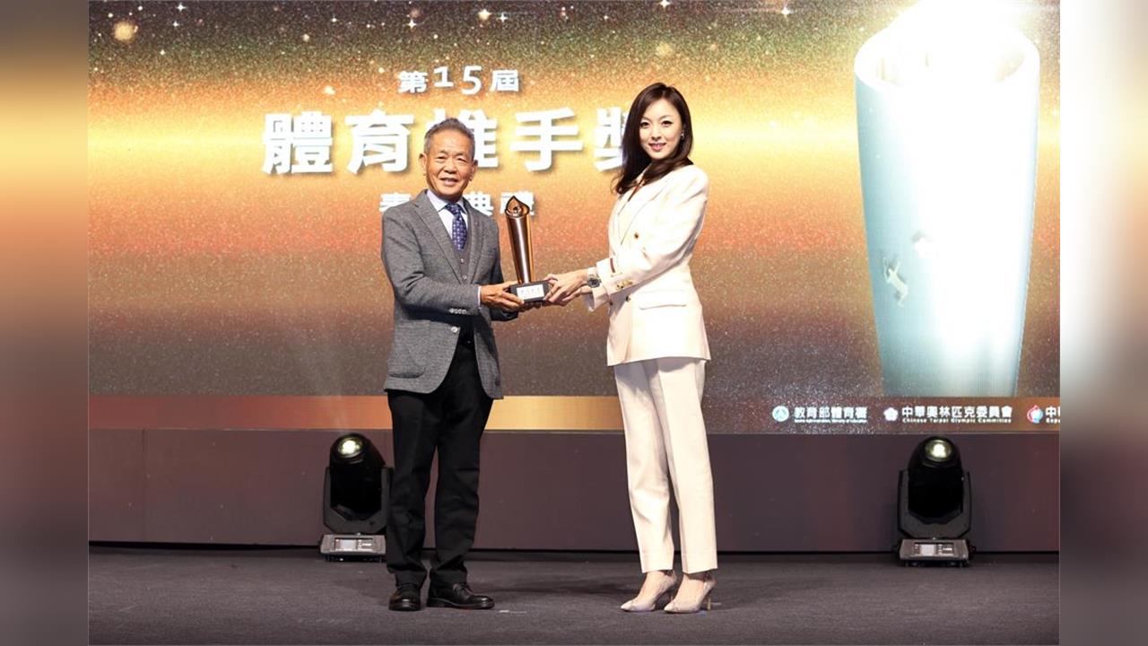 被認證「誰都會暈」名媛劉怡萱　謝典霖3字盛讚證實私交卻「突急切割」