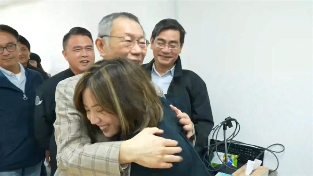 柯文哲請辭道別黨公職　頻與「證人」互動被質疑串供大會