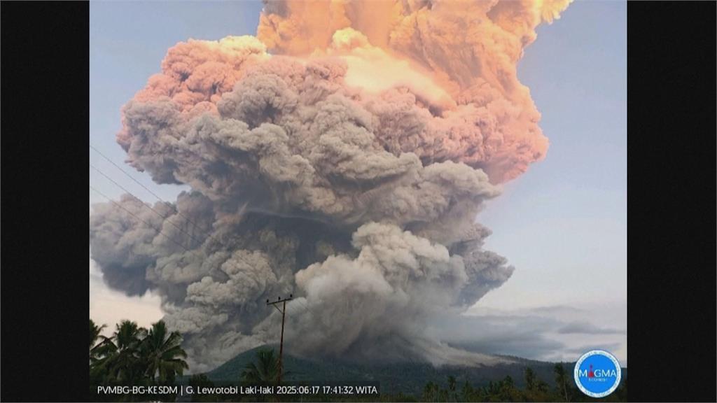印尼勒沃托比火山再噴發! 火山灰雲達1.1萬公尺恐引海嘯