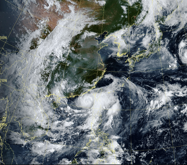 中颱丹娜絲「挾猛烈風雨」逼台！鄭明典揭「即將開眼」示警：降雨效率高
