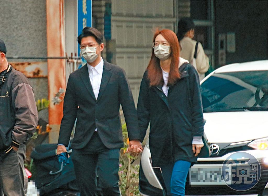 柯愛將偷吃女黨工！反控妻「直播徵友」　提離婚結局曝光
