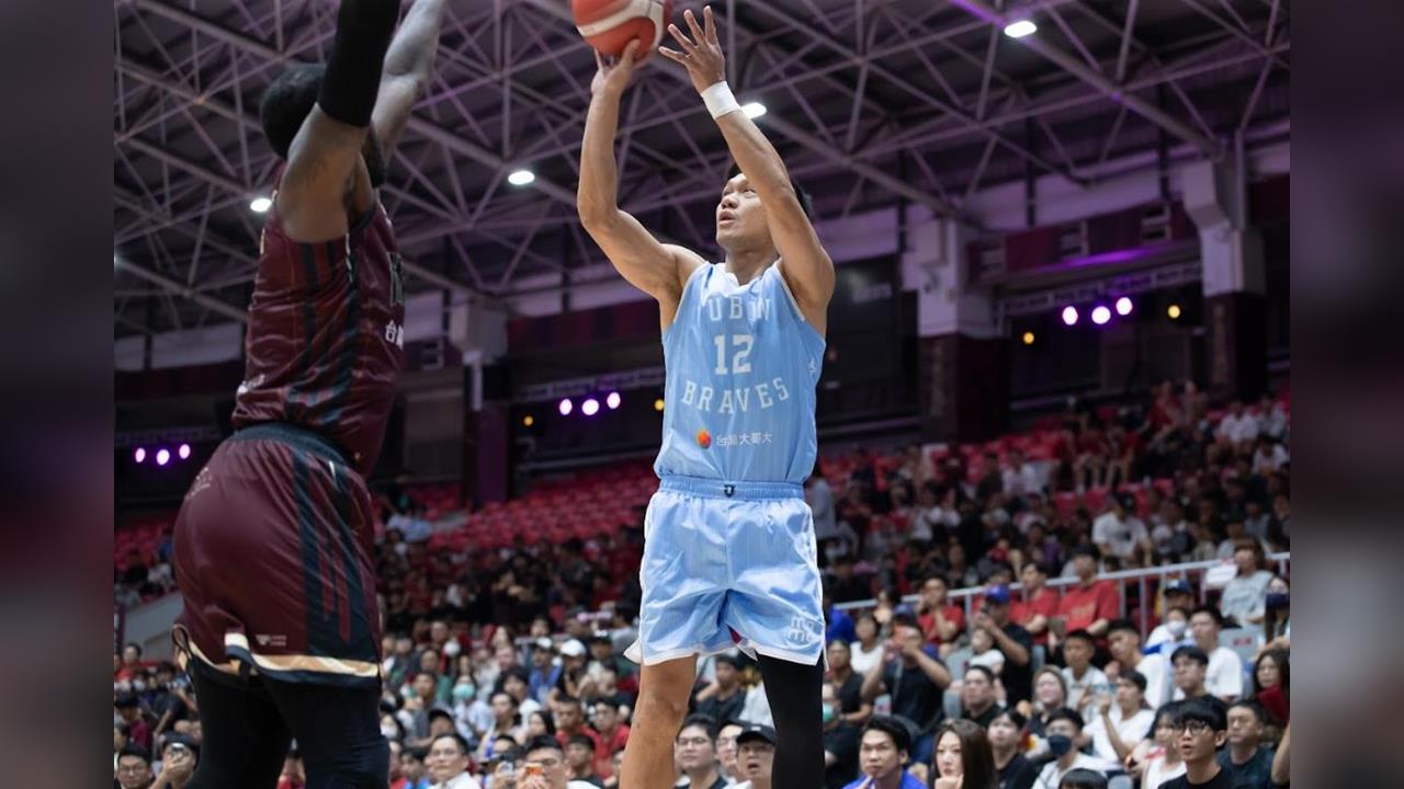 PLG(影)／林志傑砍進關鍵逆轉3分球！勇士客場91:83擊敗獵鷹率先聽牌