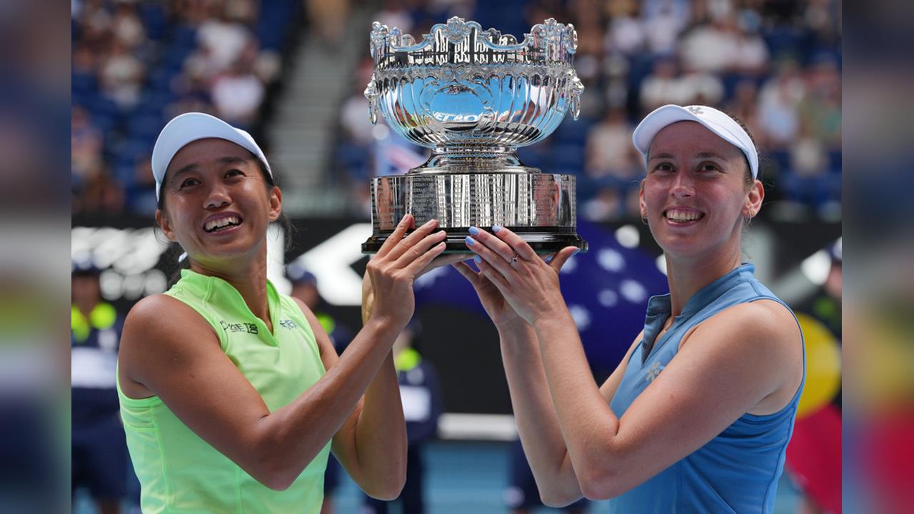 澳網(影)/謝淑薇前搭檔澳網奪冠!梅騰絲和張帥二度合作封后將重返世界第一