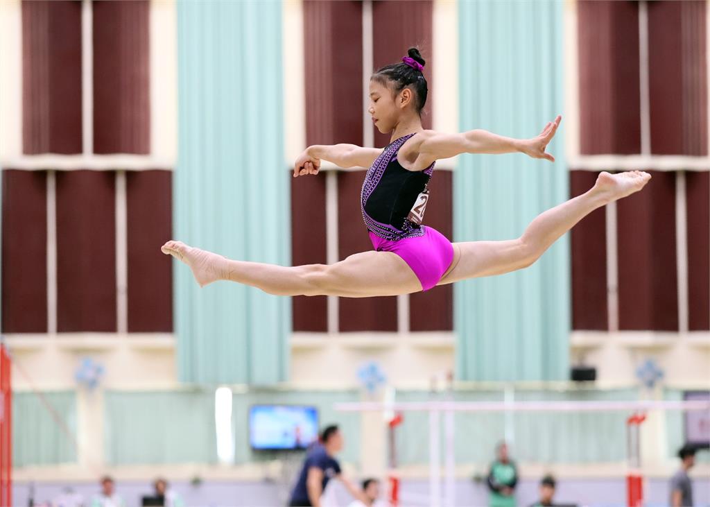 12歲周美擊敗丁華恬 全運會女子體操平衡木摘金