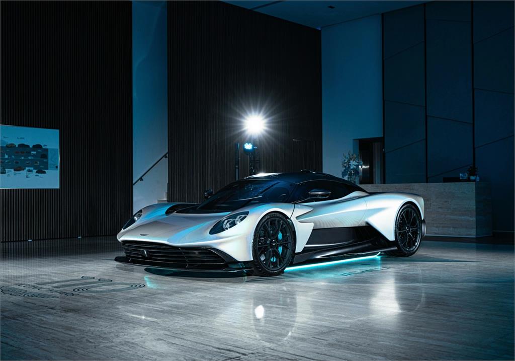 極致駕控與精湛設計完美演繹　Aston Martin Valhalla 震撼現身
