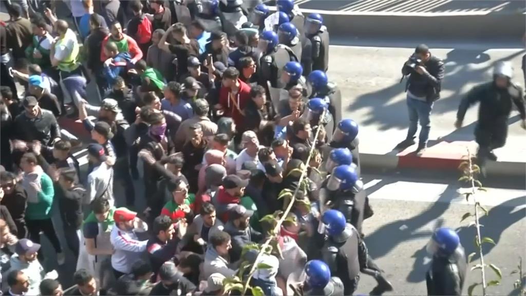 反「萬年總統」拚連任！阿爾及利亞爆警民衝突