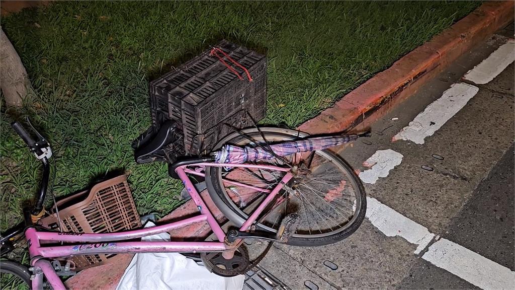 老翁騎自行車遭車撞飛　意識不清送醫搶救