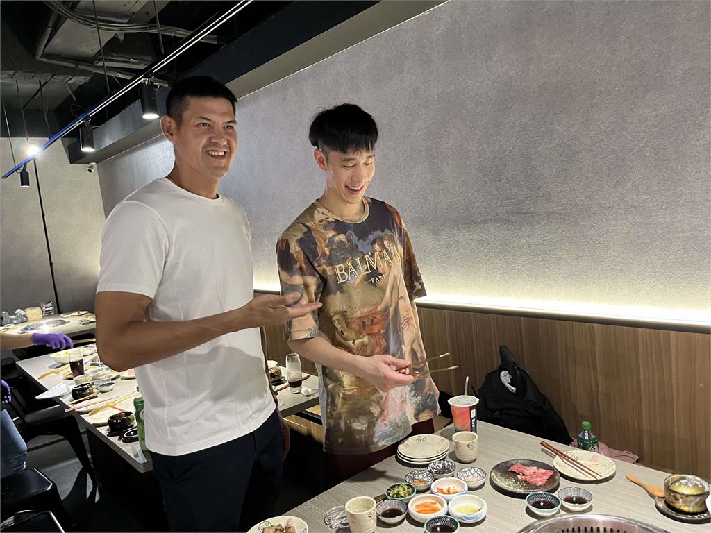 籃球／開燒肉店成老闆要退休？40歲楊敬敏：還沒決定不打球