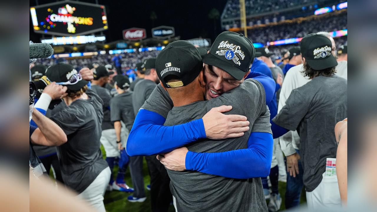 MLB(影)／世界大賽的「最後一球」在誰手上？自由人接到後把這球給了他