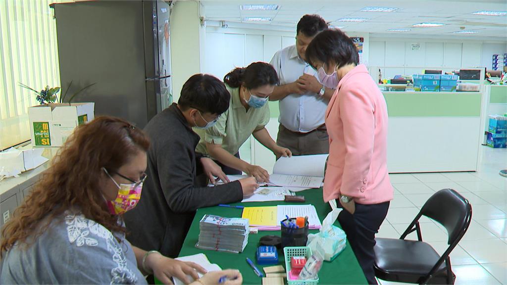 劉世芳、賴瑞隆登記完成　目標全壘打！民進黨高雄8選區立委拚連任