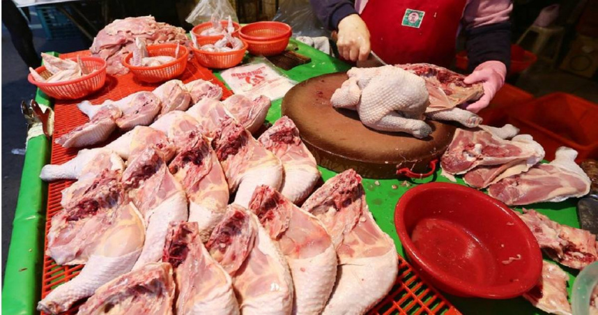 豬瘟風波下攤商兩樣情！雞肉攤商預告「早晚得漲價」　羊肉攤商：沒影響