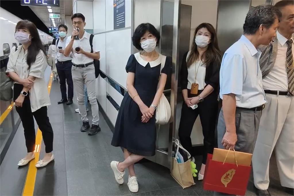 快新聞／彭振聲妻墜樓辭世　陳佩琪、陳智菡今晨搭高鐵南下探視