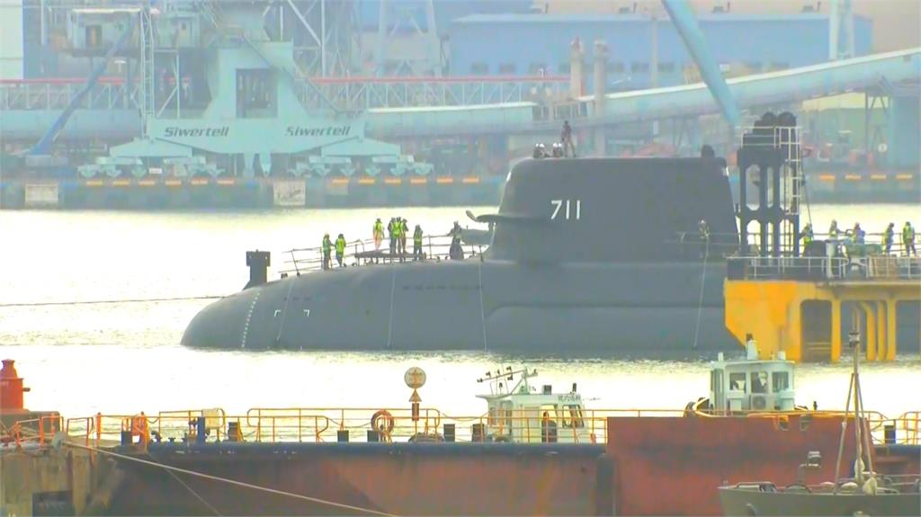 台灣潛艦　「海鯤號」　首度完整亮相！