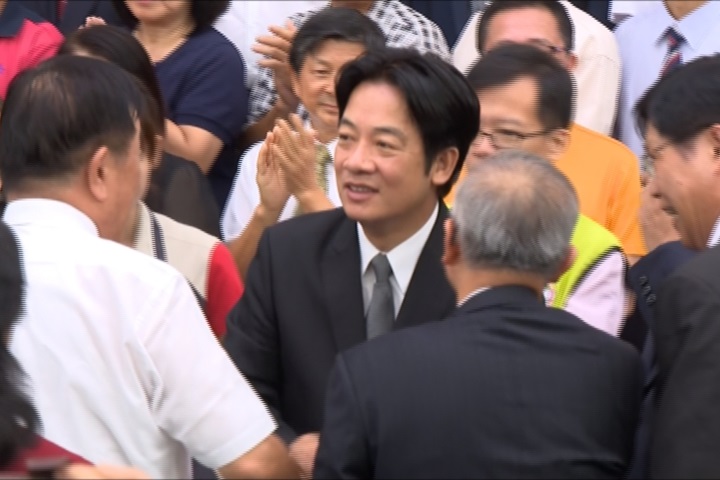 兩度鞠躬！準閣揆賴清德感謝市民支持