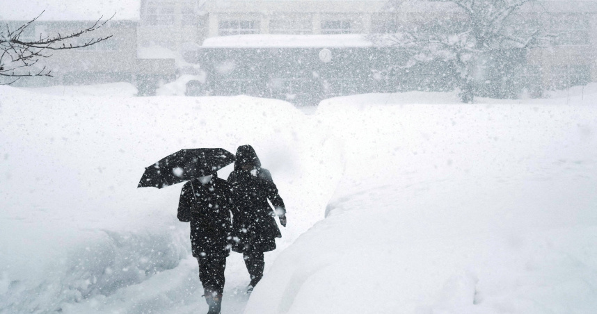日本最強寒流！降雪衝擊交通　航班大量取消、新幹線降速行駛